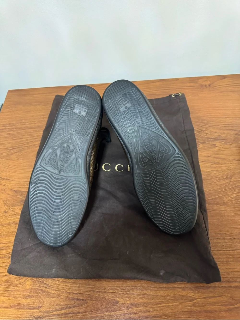Retail $800 Gucci Men's Gold and Black High-Top Sneakers